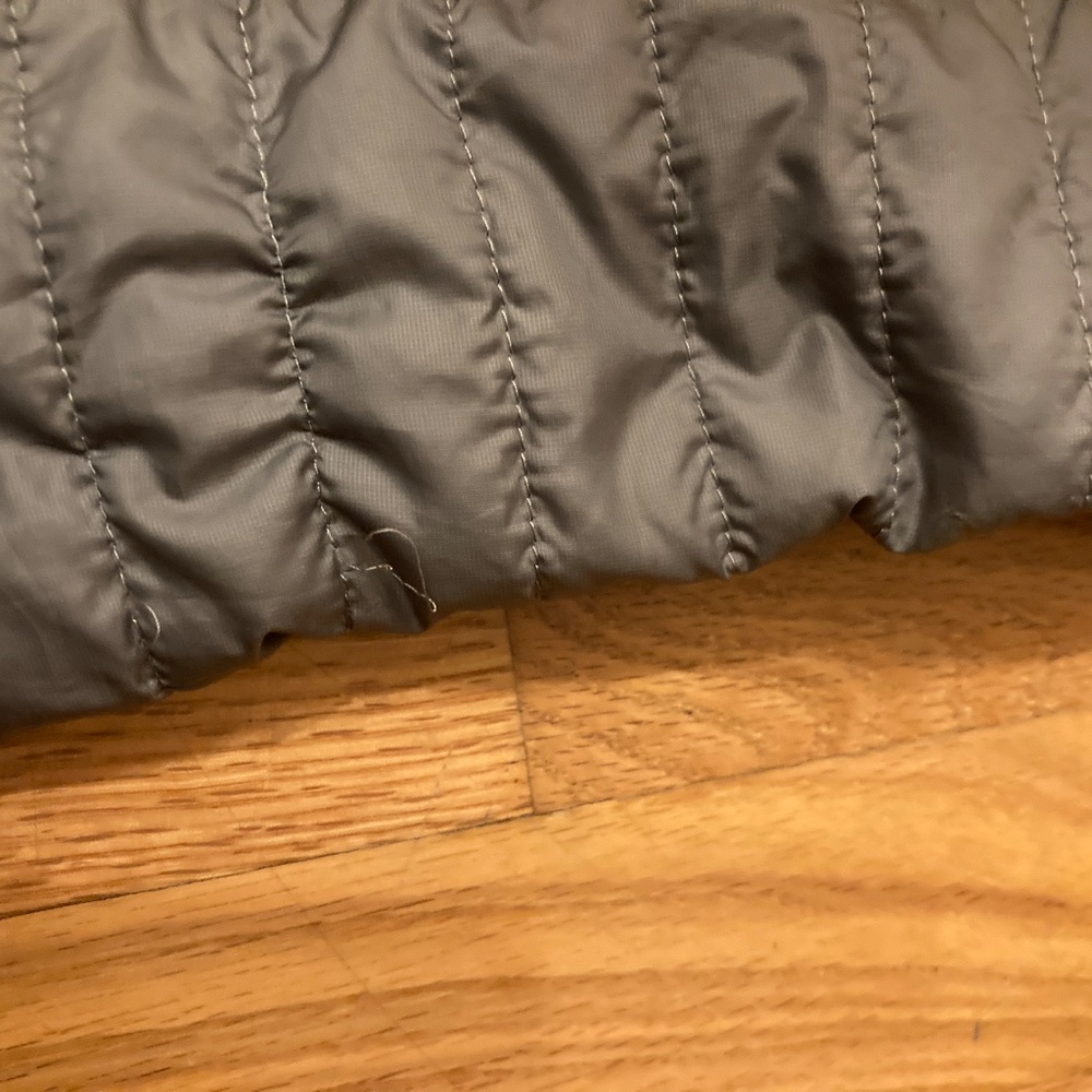 W's Patagonia Nano Puff Hoodie Jacket - Picture 7 of 9